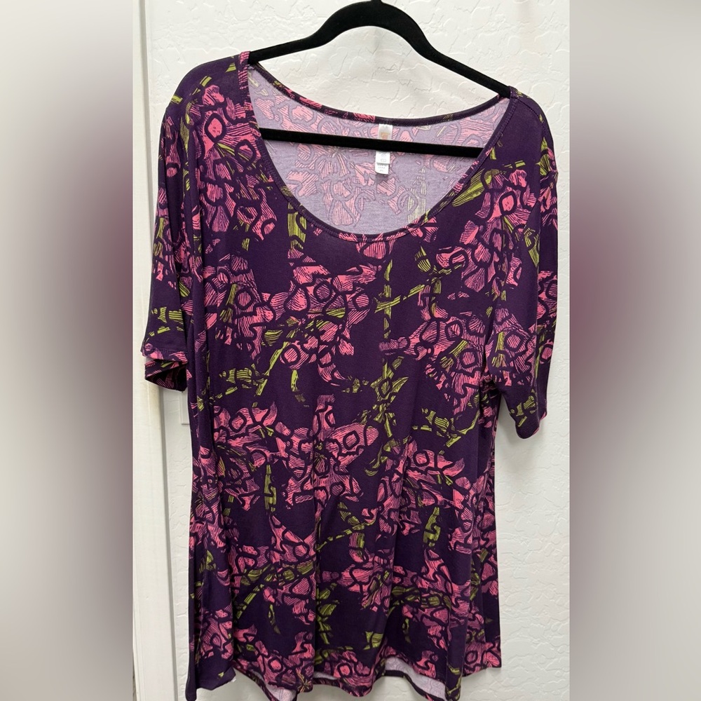 LuLaRoe Perfect T. Size 2X. EUC